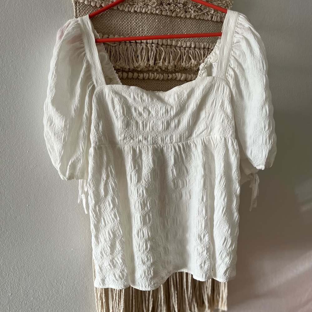 UO white blouse, balloon sleeves, Sz M